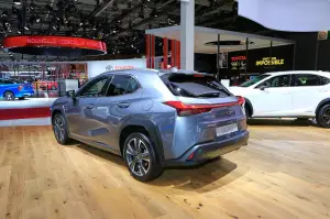 Lexus UX - Salone di Parigi 2018