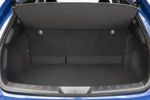 LEXUS UX300e prova 2021
