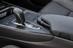 LEXUS UX300e prova 2021