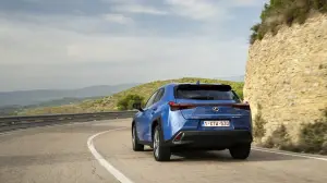 LEXUS UX300e prova 2021