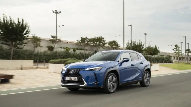 LEXUS UX300e prova 2021 - 11