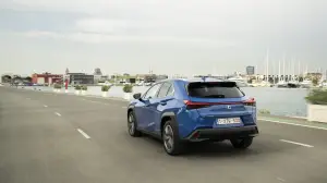 LEXUS UX300e prova 2021