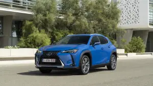 LEXUS UX300e prova 2021