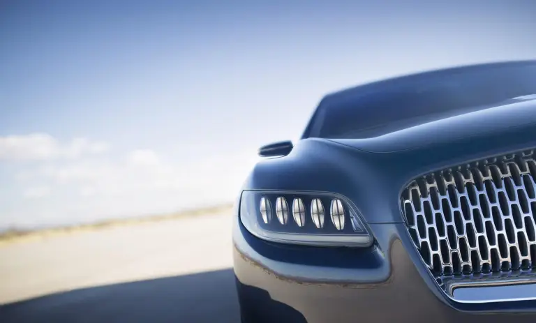 Lincoln Continental concept 2015 - 6