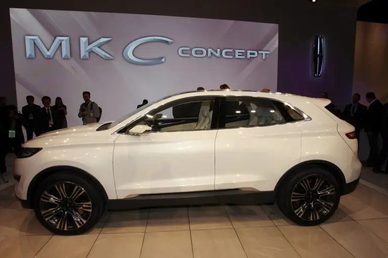 Lincoln MKC - Salone di Detroit 2013 - 10