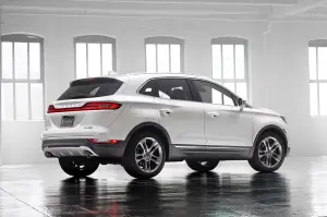 Lincoln MKC - 3