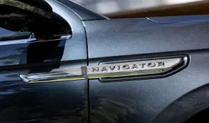 Lincoln Navigator 2022 - 13