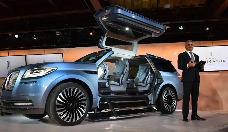 Lincoln Navigator Concept - 13