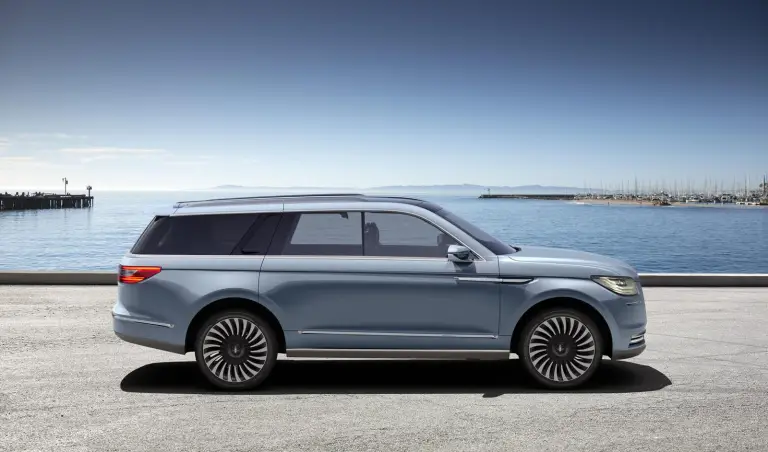 Lincoln Navigator Concept - 18