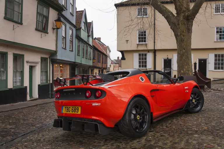 Lotus Elise Cup 250 - 8