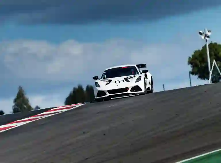 Lotus Emira GT4 - Foto - 16