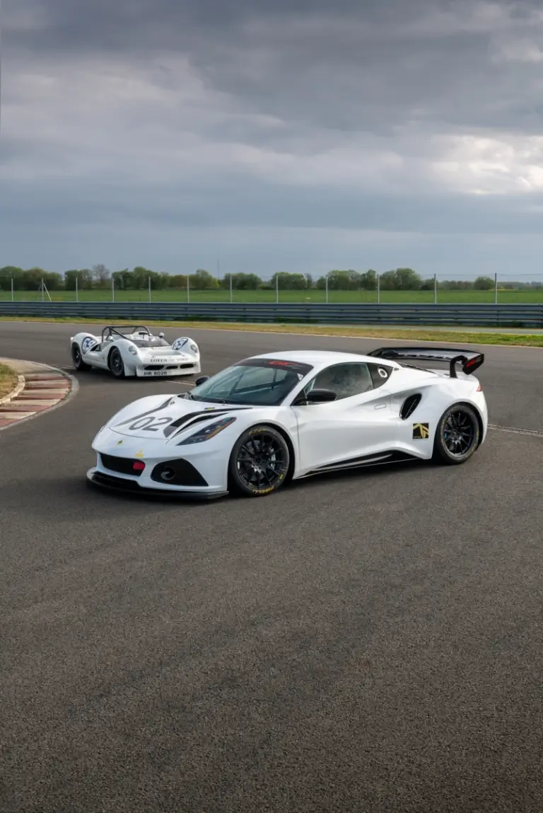 Lotus Emira GT4 - Foto - 17