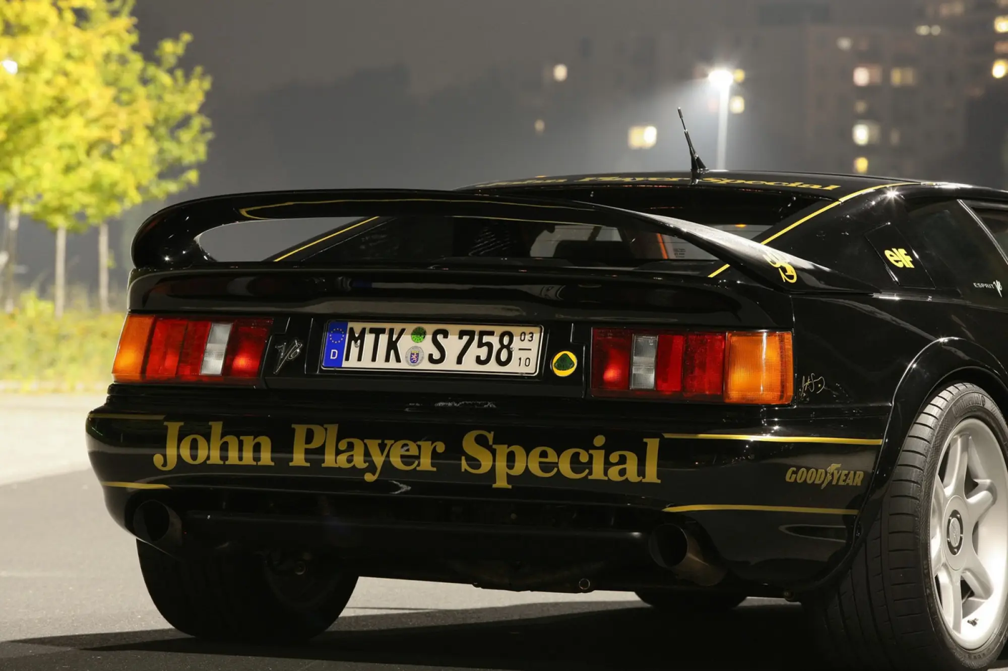 Lotus Esprit by Cam-Shaft - 6