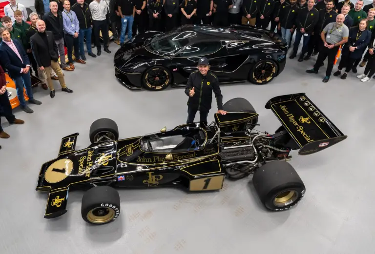 Lotus Evija - Fittipaldi e Button - 3