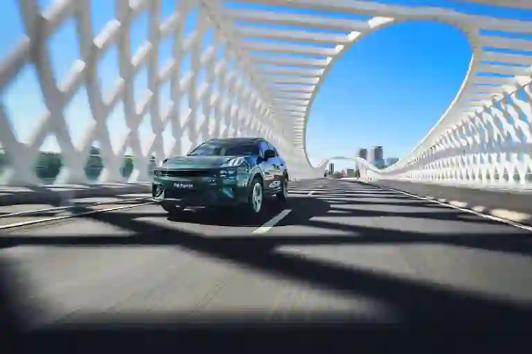 Lynk e Co 06 Remix  - 11
