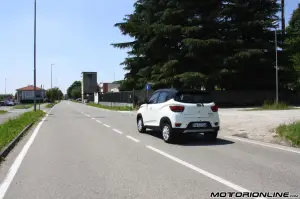 Mahindra KUV100 m-Bifuel [PROVA SU STRADA]