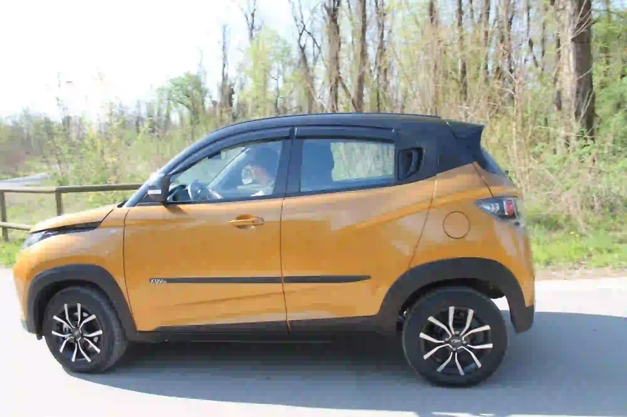 Mahindra KUV100 NXT 2021 - Prova su strada - 24