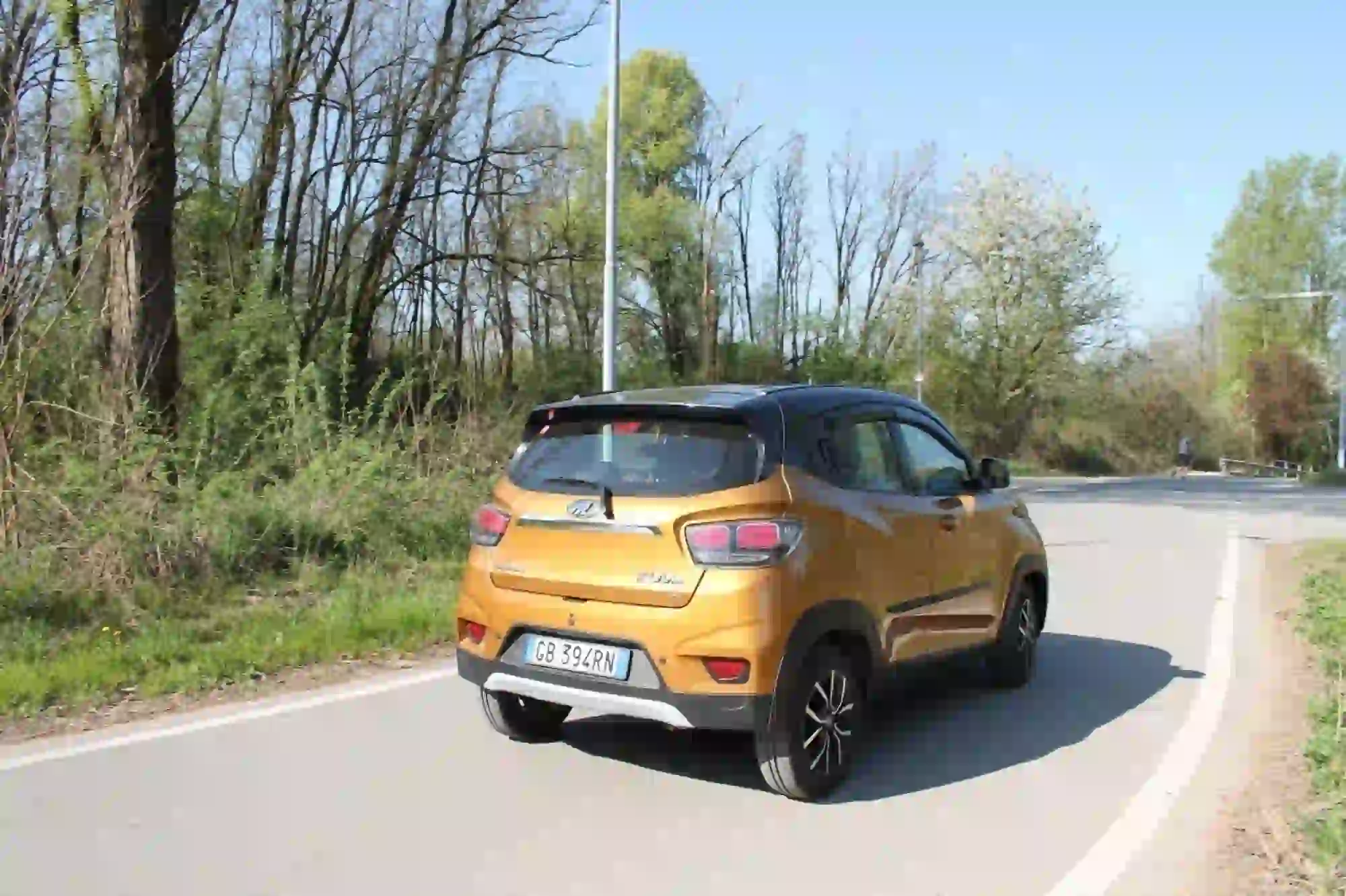 Mahindra KUV100 NXT 2021 - Prova su strada - 22