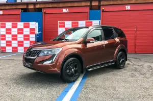 Mahindra KUV100 NXT e XUV500 2019 - Test Drive in Anteprima - 2