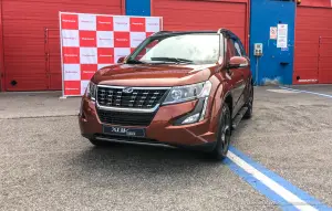 Mahindra KUV100 NXT e XUV500 2019 - Test Drive in Anteprima - 3