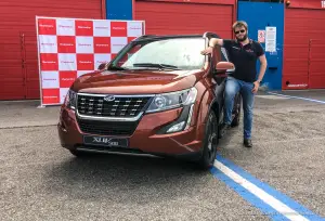 Mahindra KUV100 NXT e XUV500 2019 - Test Drive in Anteprima