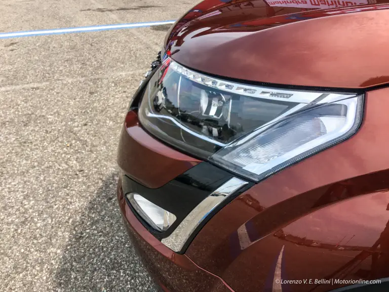 Mahindra KUV100 NXT e XUV500 2019 - Test Drive in Anteprima - 8