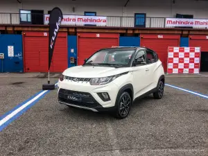 Mahindra KUV100 NXT e XUV500 2019 - Test Drive in Anteprima