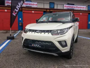 Mahindra KUV100 NXT e XUV500 2019 - Test Drive in Anteprima