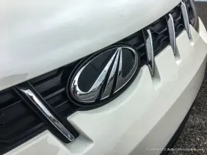 Mahindra KUV100 NXT e XUV500 2019 - Test Drive in Anteprima