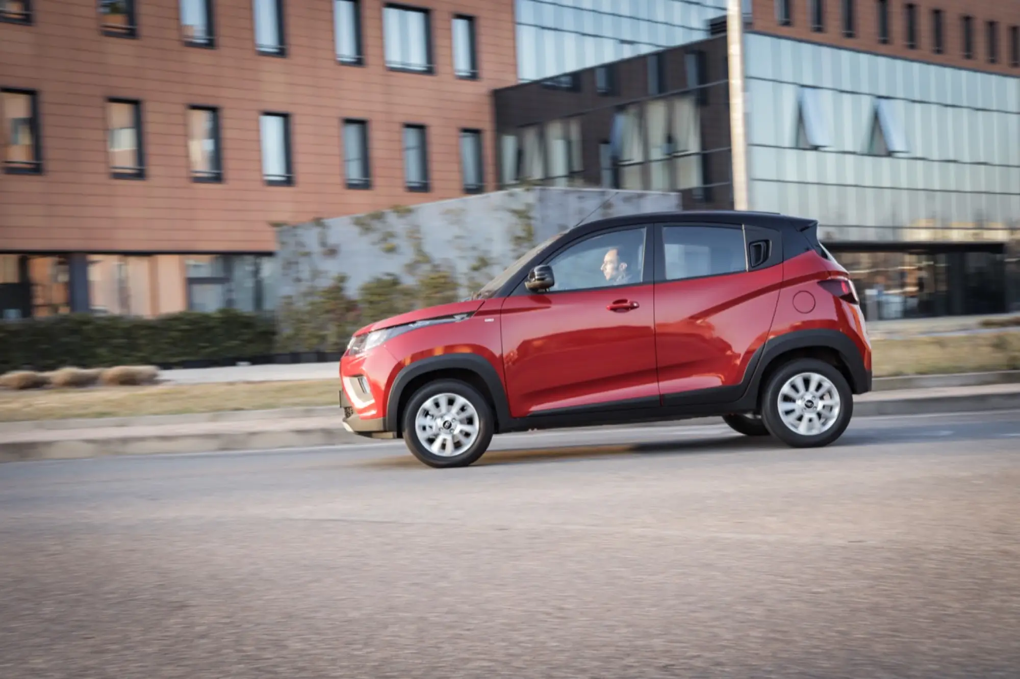 Mahindra Kuv100 - Prova su strada  - 3