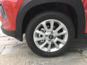 Mahindra KUV100 test drive Lainate