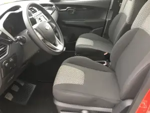 Mahindra KUV100 test drive Lainate