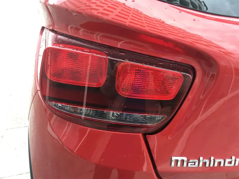 Mahindra KUV100 test drive Lainate - 16