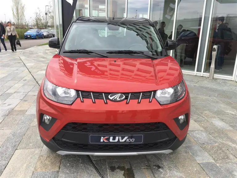 Mahindra KUV100 test drive Lainate - 2