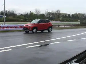 Mahindra KUV100 test drive Lainate - 27