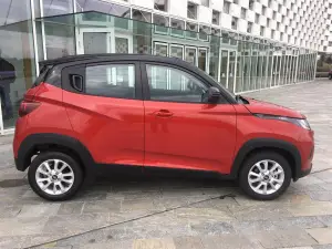 Mahindra KUV100 test drive Lainate