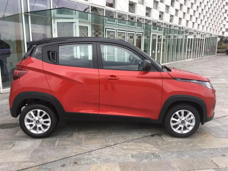 Mahindra KUV100 test drive Lainate - 3