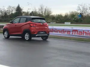 Mahindra KUV100 test drive Lainate - 32