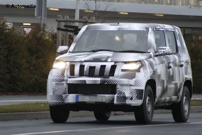 Mahindra SUV - Foto spia 12-09-2014 - 1