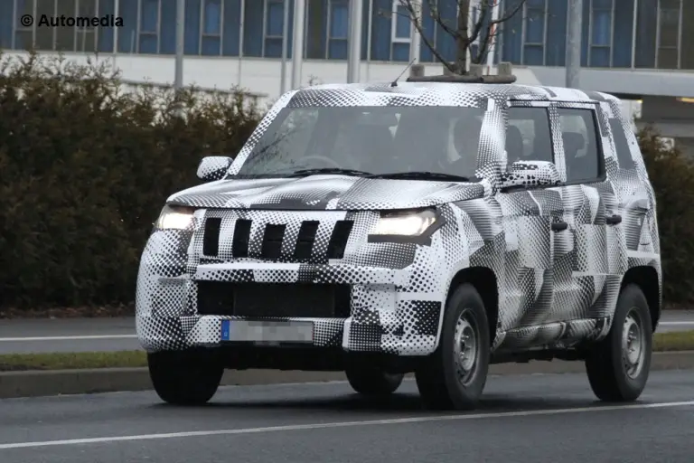 Mahindra SUV - Foto spia 12-09-2014 - 2