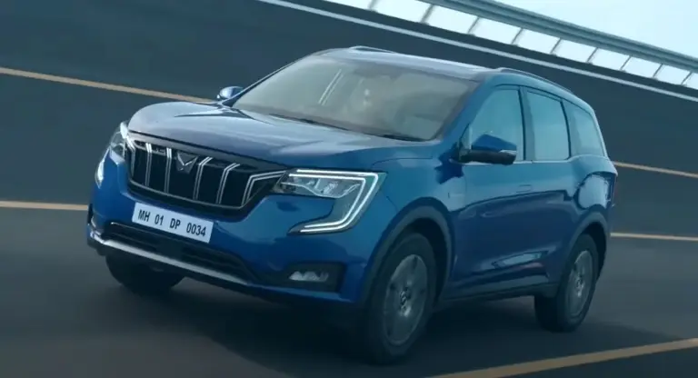 Mahindra XUV700 - 8