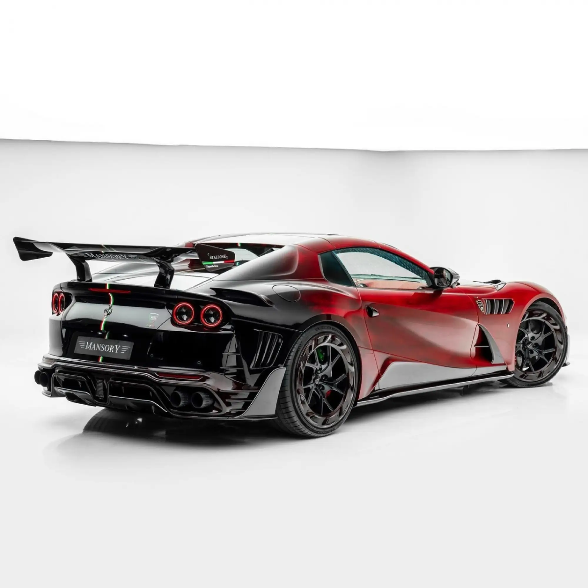 Mansory Stallone Tempesta Nera Ferrari 812 GTS - Foto - 6