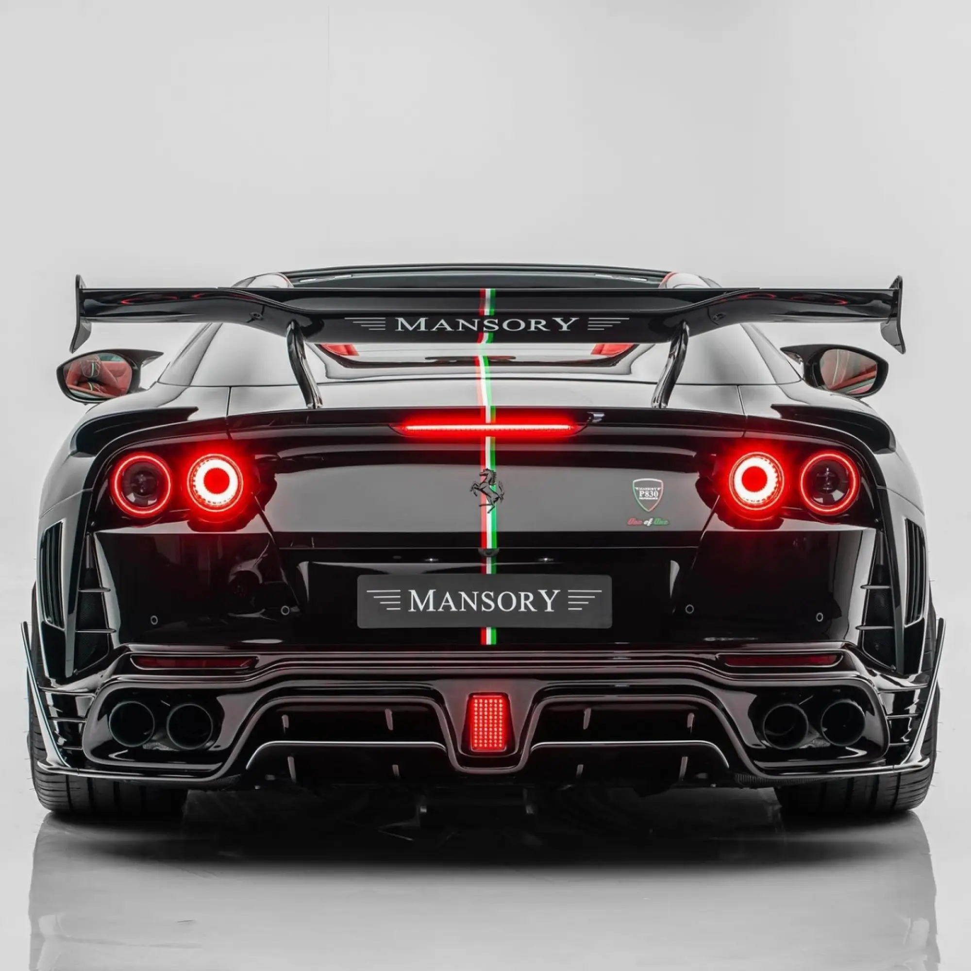 Mansory Stallone Tempesta Nera Ferrari 812 GTS - Foto - 10