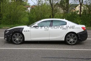 Maserati Ghibli facelift foto spia 18 aprile 2017 - 3