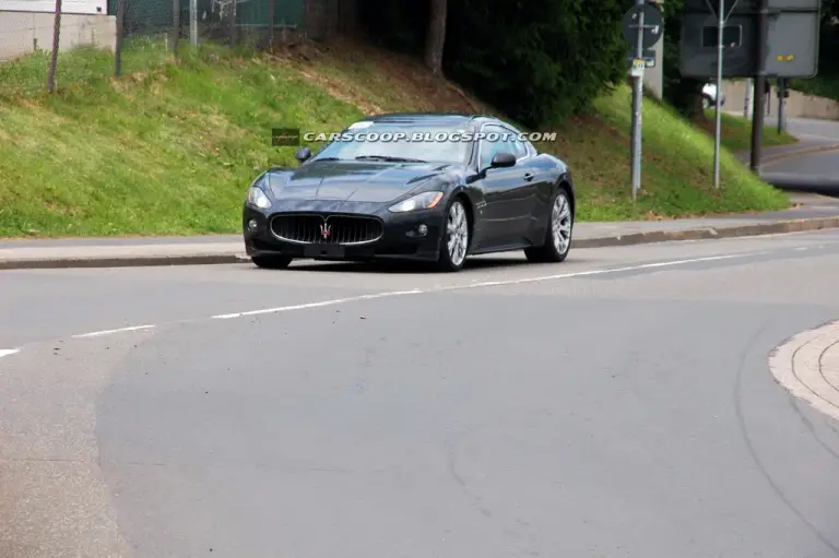 Maserati GranTurismo S 2011 - Foto spia 12-07-2010 - 4