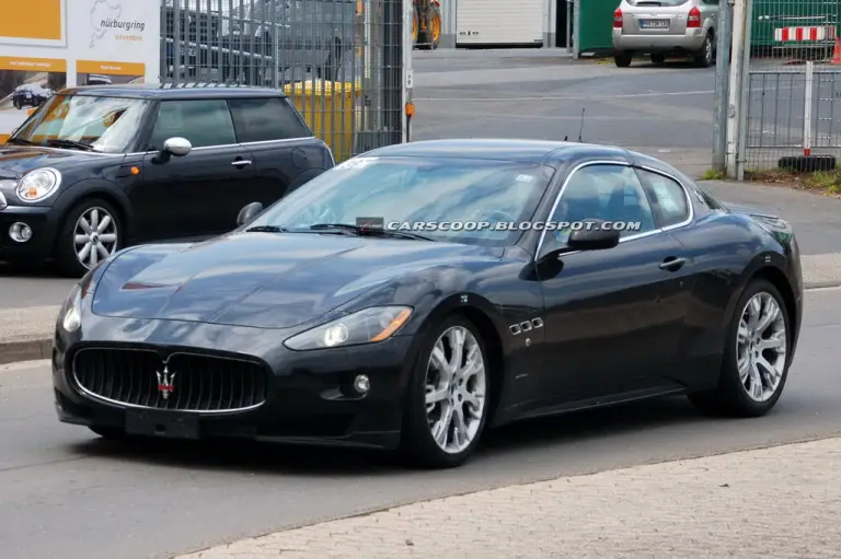 Maserati GranTurismo S 2011 - Foto spia 12-07-2010 - 5