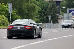 Maserati GranTurismo S 2011 - Foto spia 12-07-2010 - 9