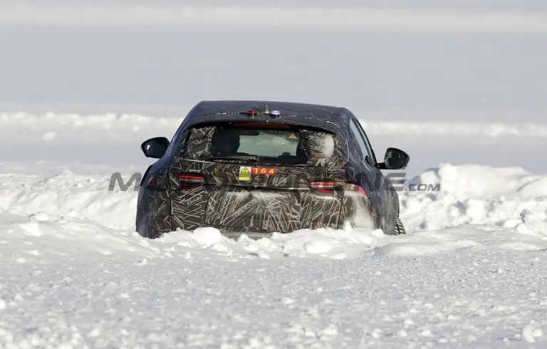 Maserati Grecale Folgore - Foto spia 21-03-2022 - 12