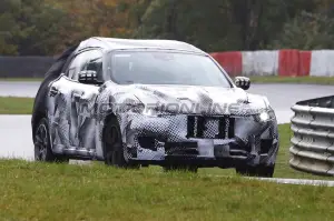 Maserati Levante - Foto spia 21-10-2015 - 2