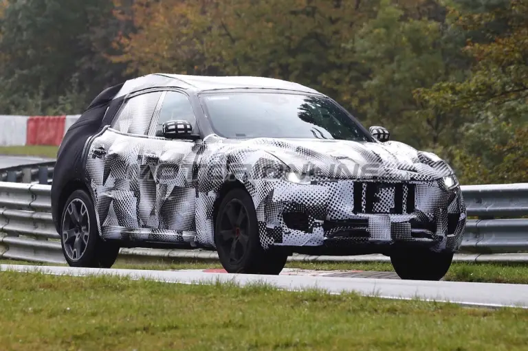 Maserati Levante - Foto spia 21-10-2015 - 3